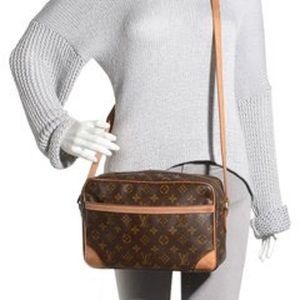 LV Trocadero monogram purse